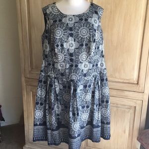 Dressbarn Blue Flowered Pattern Dress - Sz 14W